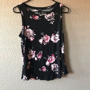 Súper soft black floral tank top